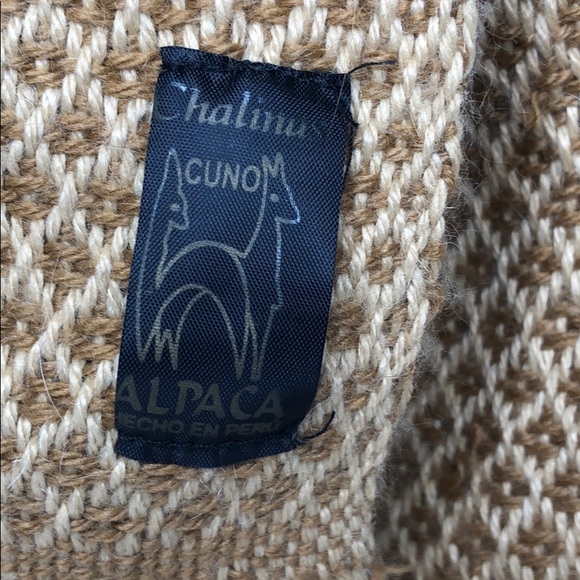 Artisan Tan Peruvian Scarf - Picture 3 of 3